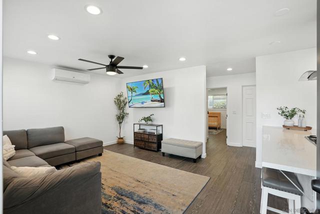 1622 Cherry Place, Escondido CA: https://media.crmls.org/mediaz/7c2be05c-441c-4ab3-86df-a1edb2a624f4.jpg