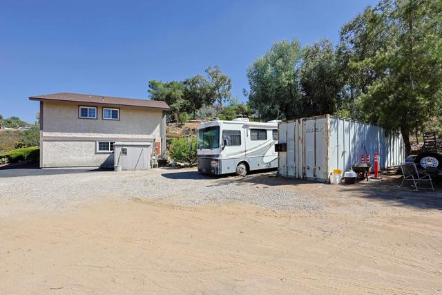 740 S Grade Road, Alpine CA: https://media.crmls.org/mediaz/7c2c28a9-6579-4334-a73e-e204dbe131e1.jpg