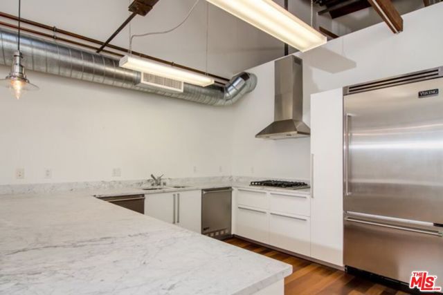 1046 PRINCETON Drive, Marina del Rey CA: https://media.crmls.org/mediaz/7c2c4018-71fc-471c-bf71-1e333ad6204f.jpg