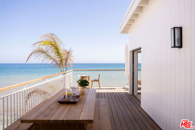27356 Escondido Beach Road Highway, Malibu CA: https://media.crmls.org/mediaz/7c2d7a06-c903-4406-b67b-2c49a604905f.jpg