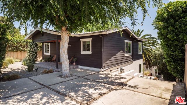3746 Randolph Avenue, Los Angeles CA: https://media.crmls.org/mediaz/7c2dba0e-b9ad-4d02-957b-9b5bacb7b21e.jpg