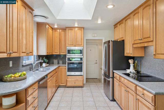 149 Rock Oak Court, Walnut Creek CA: https://media.crmls.org/mediaz/7c2e0d6e-f538-4cea-b204-a29e97cbf08d.jpg
