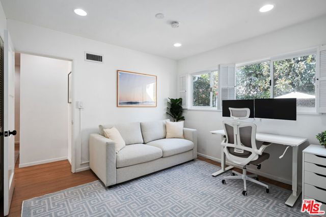 11319 Rose Avenue, Los Angeles CA: https://media.crmls.org/mediaz/7c2fcc7c-5930-4388-879a-9d58d3a41745.jpg