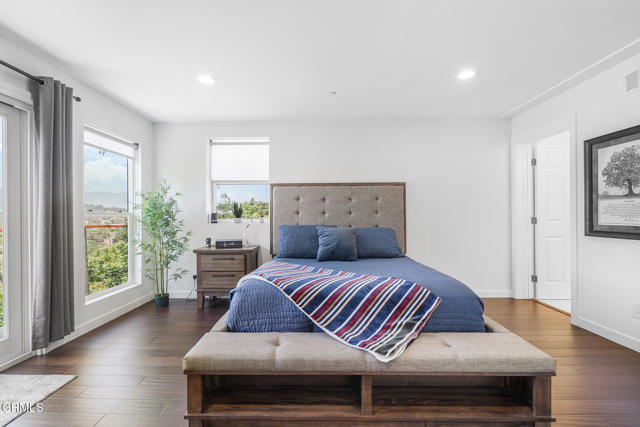4255 Raynol Street, Los Angeles CA: https://media.crmls.org/mediaz/7c303e11-49ca-444b-a921-d9370637e898.jpg