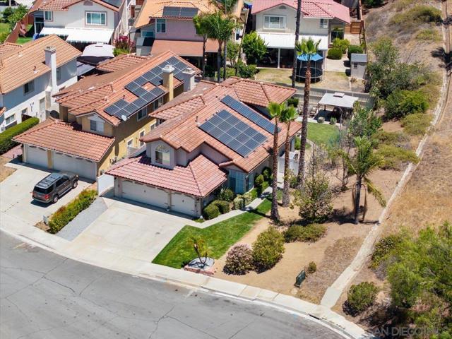 2208 Terracewood Ln, Escondido CA: https://media.crmls.org/mediaz/7c30d20d-55c8-4544-8b03-954f6a893b3d.jpg
