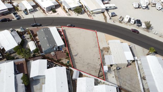 73281 Colonial Drive, Thousand Palms CA: https://media.crmls.org/mediaz/7c30d55f-882f-4843-8d3f-db933fc2a441.jpg