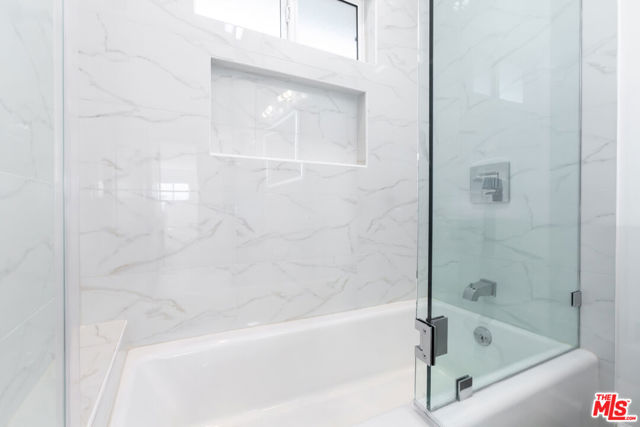 1268 N SWEETZER Avenue, West Hollywood CA: https://media.crmls.org/mediaz/7c314a48-cefb-4b57-8f8b-1c70b16ad472.jpg