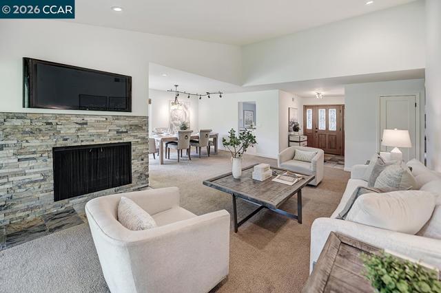 Image 6 of 58 For 925 Terra California Dr  6