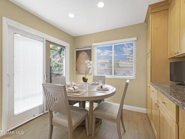 5426 Cedarhaven Drive, Agoura Hills CA: https://media.crmls.org/mediaz/7c31a290-5b38-4f6d-9e8d-62af6186deb4.jpg