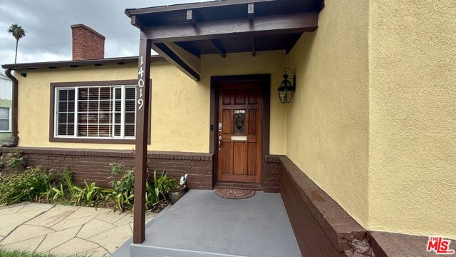 14019 Bessemer Street, Van Nuys CA: https://media.crmls.org/mediaz/7c31c26c-e1e3-4638-a5bf-3113a9824985.jpg