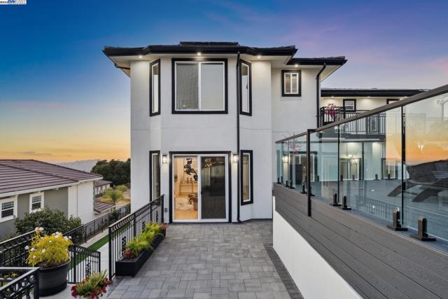 3606 Sarita St, Hayward CA: https://media.crmls.org/mediaz/7c32c5dd-8464-4eb4-a155-95dc2291844f.jpg
