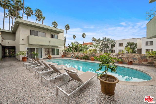 1411 North HAYWORTH Avenue, 5 photo 3
