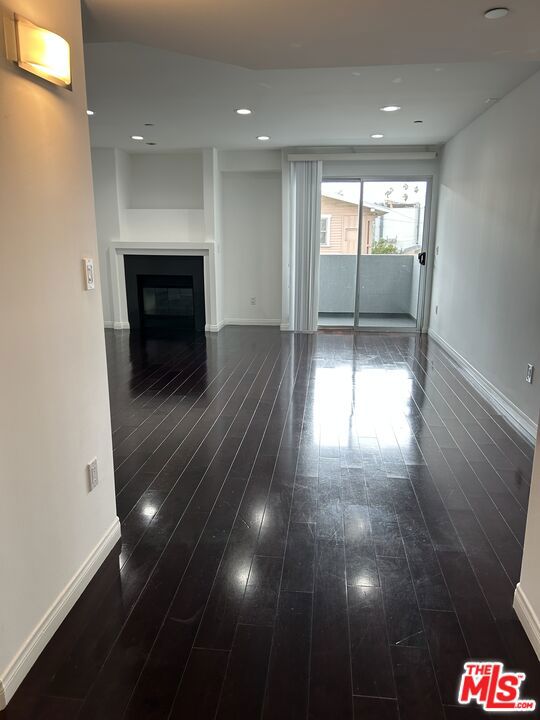 1150 S Oxford Avenue, Los Angeles CA: https://media.crmls.org/mediaz/7c335b78-1299-4d86-b559-90a3c04d7f64.jpg