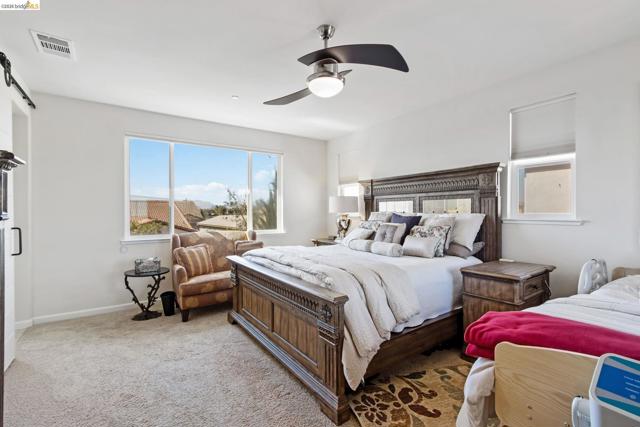 2469 Talaria Dr, Oakley CA: https://media.crmls.org/mediaz/7c3369f3-3da8-46c1-9f8f-ae33cd790780.jpg