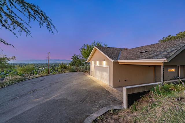 15010 Larga Vista Drive, Los Gatos CA: https://media.crmls.org/mediaz/7c33c805-bf6a-4528-8b89-a8cc8db5afae.jpg