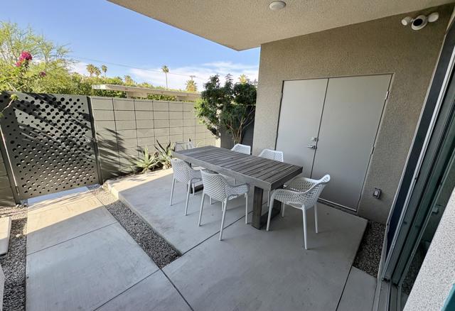 179 The Riv, Palm Springs CA: https://media.crmls.org/mediaz/7c33eedd-4573-407c-97f0-ac34c9b5a4f6.jpg