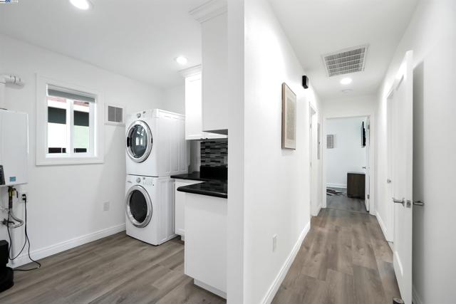 3254 Keith Ave, Castro Valley CA: https://media.crmls.org/mediaz/7c342892-8a5f-4266-af34-d5edf9b68f0b.jpg