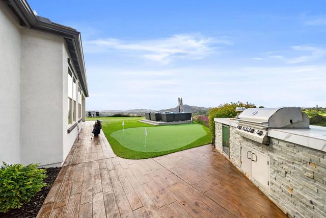 Detail Gallery Image 17 of 75 For 14546 Highcrest Ct, Poway,  CA 92064 - 5 Beds | 4/1 Baths