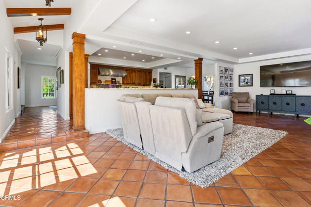 Detail Gallery Image 15 of 75 For 2296 Applewood Ln, Camarillo,  CA 93012 - 5 Beds | 4/1 Baths