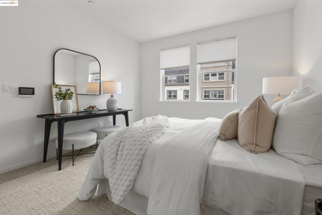 2818 Fifth Street, Alameda CA: https://media.crmls.org/mediaz/7c34efe5-0f33-4d14-913a-6b2848e44cbb.jpg
