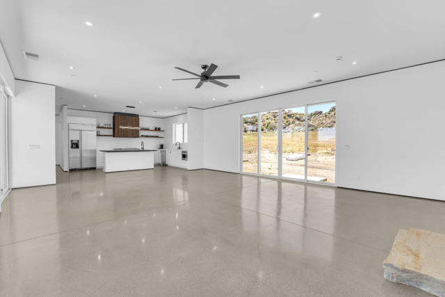 41265 Lakeshore Boulevard, Aguanga CA: https://media.crmls.org/mediaz/7c35256f-fc98-4262-9f79-f789fb8e399a.jpg
