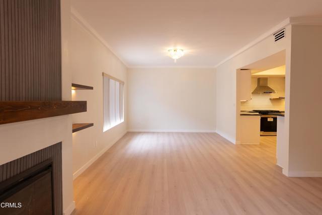 Detail Gallery Image 4 of 16 For 234 N Kenwood St #202,  Glendale,  CA 91206 - 2 Beds | 2 Baths