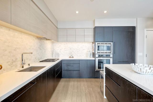 1388 Kettner Blvd, San Diego CA: https://media.crmls.org/mediaz/7c364139-6826-4042-adf9-ce76fe43c62b.jpg