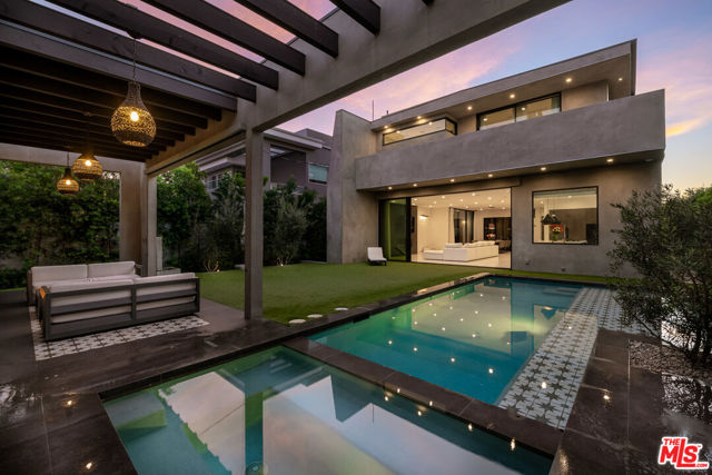 108 N Edinburgh Avenue, Los Angeles CA: https://media.crmls.org/mediaz/7c366b62-0a5f-48bc-a4b4-fe0c37c619ba.jpg