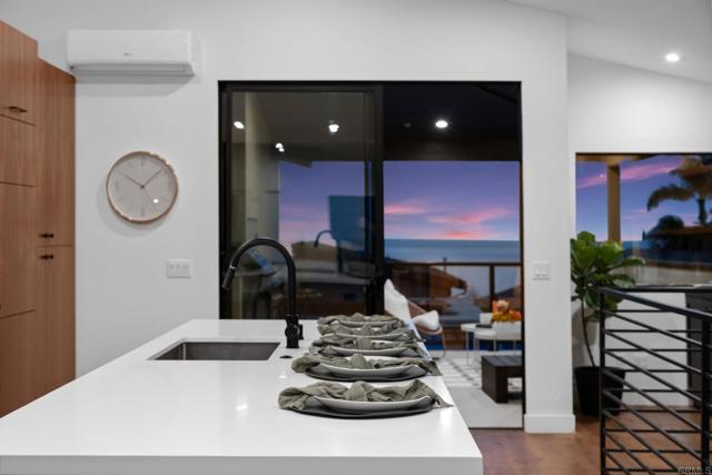 Detail Gallery Image 6 of 36 For 2172 Glasgow Ave, Cardiff By The Sea,  CA 92007 - 3 Beds | 3/1 Baths