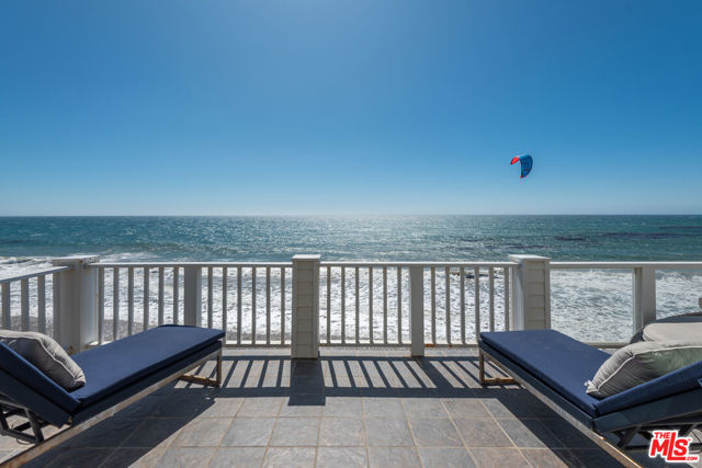 31656 Sea Level Drive, Malibu CA: https://media.crmls.org/mediaz/7c36ef08-3b81-4f62-a5c3-cc44590bf442.jpg