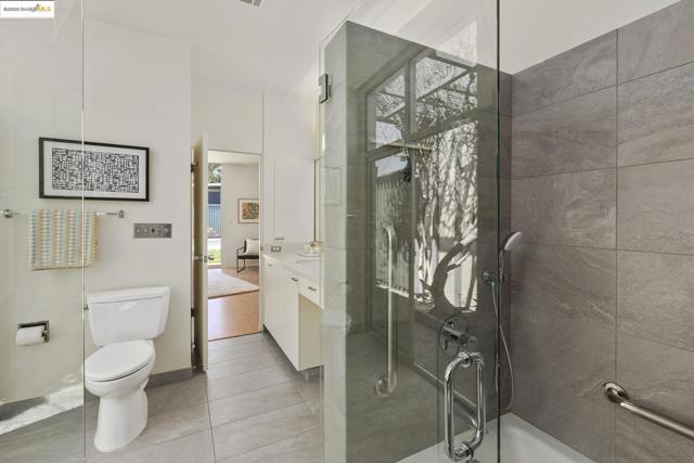 7145 View Ave, El Cerrito CA: https://media.crmls.org/mediaz/7c373278-838e-4ba1-8f35-0694ed9024e4.jpg