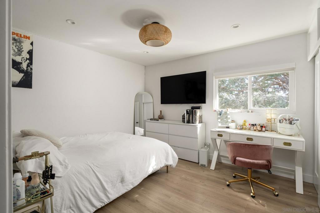 2927 Levante St - photo 14