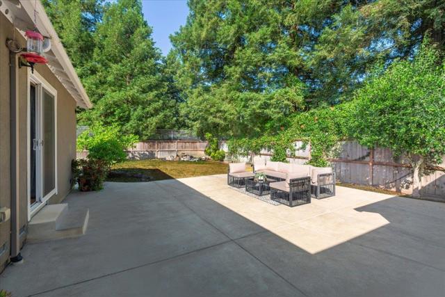 1403 Hudson Street, Redwood City CA: https://media.crmls.org/mediaz/7c37fc4e-d427-4894-866e-81d3796f30ea.jpg