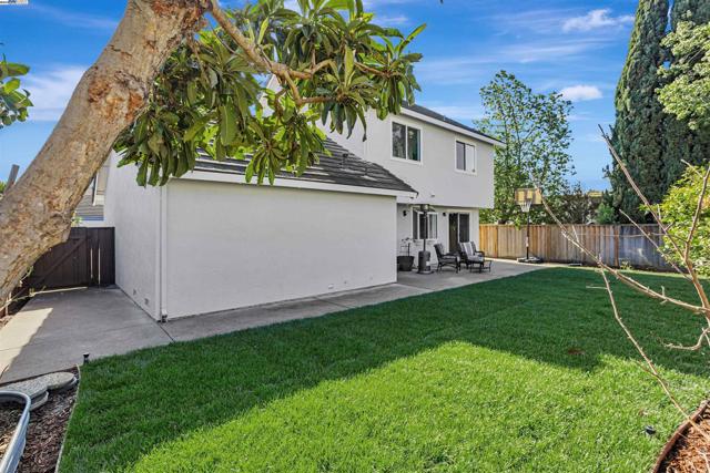 427 Summerwood Dr, Fremont CA: https://media.crmls.org/mediaz/7c386cac-8dbd-4aa3-81a7-9d3bd3343893.jpg
