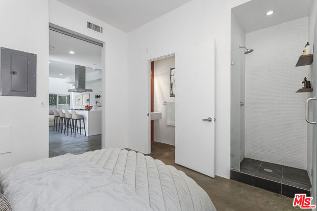 803 Wilcox Avenue, Los Angeles CA: https://media.crmls.org/mediaz/7c3871ff-1459-4edc-baff-33c5c1477939.jpg