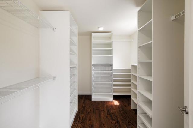 2051 Gordon Avenue, Menlo Park CA: https://media.crmls.org/mediaz/7c388f31-b44c-4f2c-802f-4f98a4a9c066.jpg