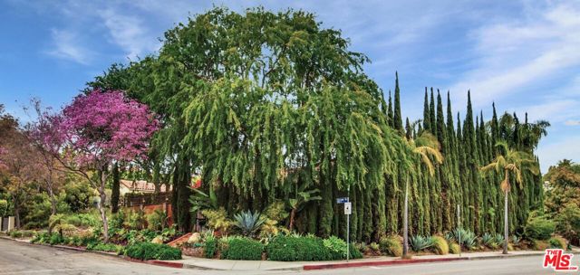 1900 N Serrano Avenue, Los Angeles CA: https://media.crmls.org/mediaz/7c390a57-c544-44a7-acfe-e8493ccc50d5.jpg