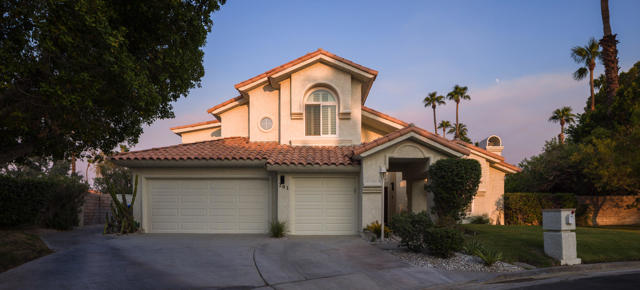 201 Augusta Drive, Palm Desert CA: https://media.crmls.org/mediaz/7c398147-1ce0-4af7-9fe4-45d915aebb00.jpg