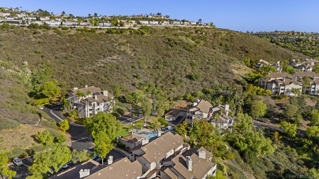 https://media.crmls.org/mediaz/7c39b8e7-e468-43dd-ae1b-542c9d94e4db.jpg?preset=X-Large
