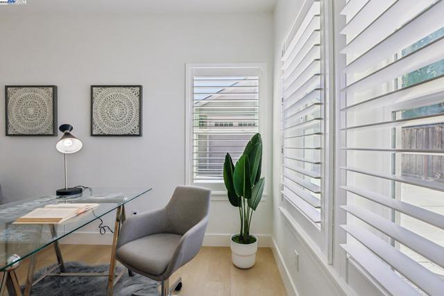 2145 Linden St, Livermore CA: https://media.crmls.org/mediaz/7c3a84a0-ca4e-4caa-b1dc-12a562208e57.jpg