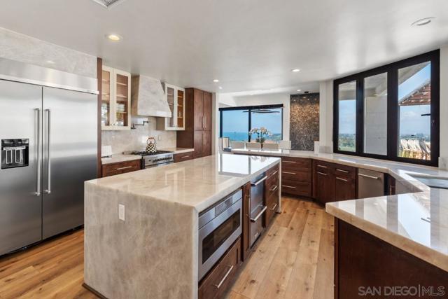 6675 Caminito Lindrick, La Jolla CA: https://media.crmls.org/mediaz/7c3aab7b-b872-4802-a2a2-16f45d526c27.jpg