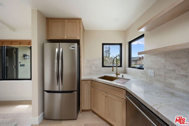 4718 Gaviota Avenue, Long Beach CA: https://media.crmls.org/mediaz/7c3ae2ed-4dd7-4c56-affb-8747630b8f8d.jpg