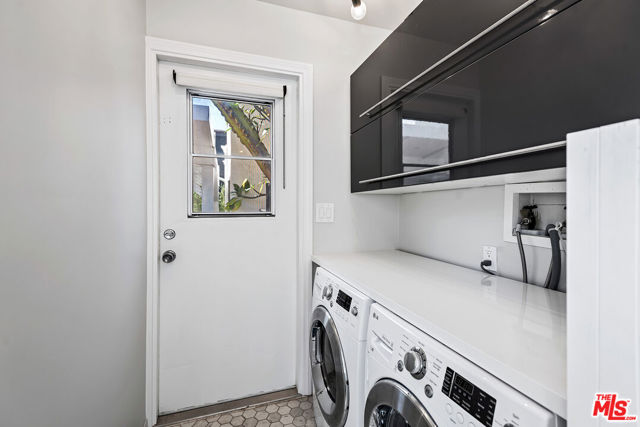 1939 Purdue Avenue, Los Angeles CA: https://media.crmls.org/mediaz/7c3b27fd-8df0-4b62-84e9-5db14ff64057.jpg