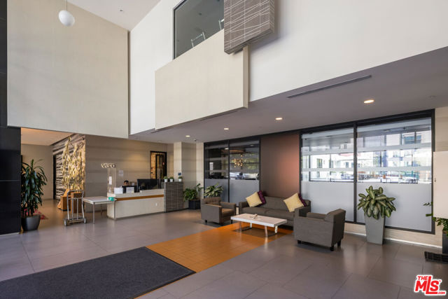 1234 Wilshire Boulevard, Los Angeles CA: https://media.crmls.org/mediaz/7c3b3089-d16f-4772-b102-432030ff7a74.jpg
