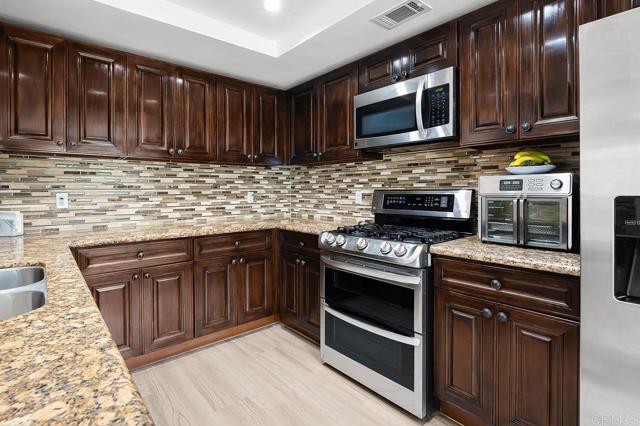 Detail Gallery Image 3 of 45 For 1661 Grove Road, El Cajon,  CA 92020 - 3 Beds | 2 Baths