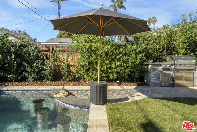 13128 Hartsook Street, Sherman Oaks CA: https://media.crmls.org/mediaz/7c3b62aa-3bae-446b-97fb-290eb90c2fbe.jpg