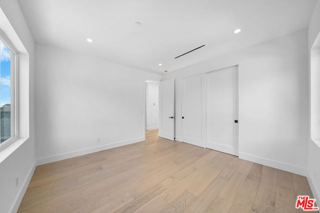 1688 N Sierra Bonita Avenue, Pasadena CA: https://media.crmls.org/mediaz/7c3b9a60-479e-48dc-8c77-d419cd350143.jpg