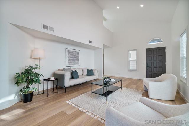 11289 Silver Buckle Way, San Diego CA: https://media.crmls.org/mediaz/7c3c30bb-a6bf-42a6-91b6-67fd8373992f.jpg