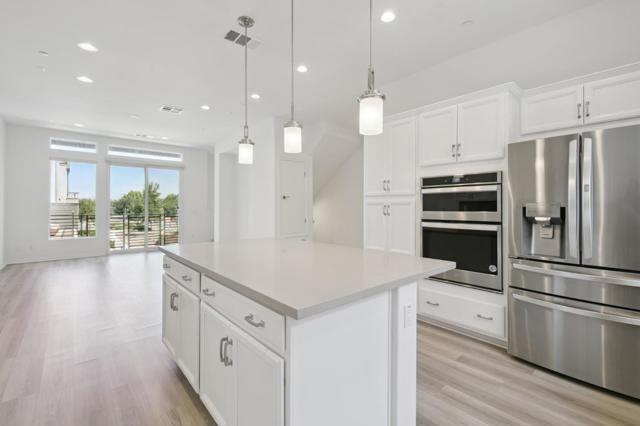 132 Keeper, Irvine CA: https://media.crmls.org/mediaz/7c3c62b6-e3b3-4306-b8a4-934ac205ba94.jpg