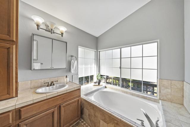 Detail Gallery Image 33 of 47 For 1131 Foxboro Ave, Chula Vista,  CA 91911 - 4 Beds | 2/1 Baths
